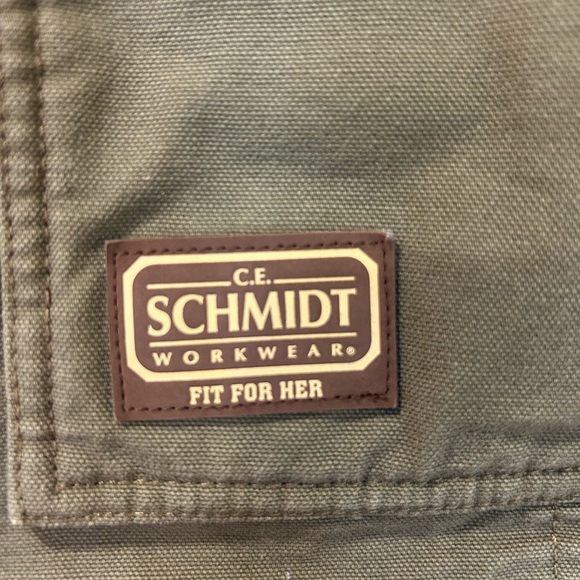 SCHMIDT Women’s Olive Green Sherpa-Lined Vest - Picture 2 of 9